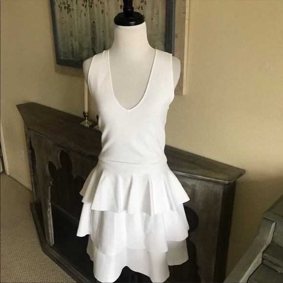 Parker Dress - Ruffle Bermuda in White size Medium - Picture 3 of 5